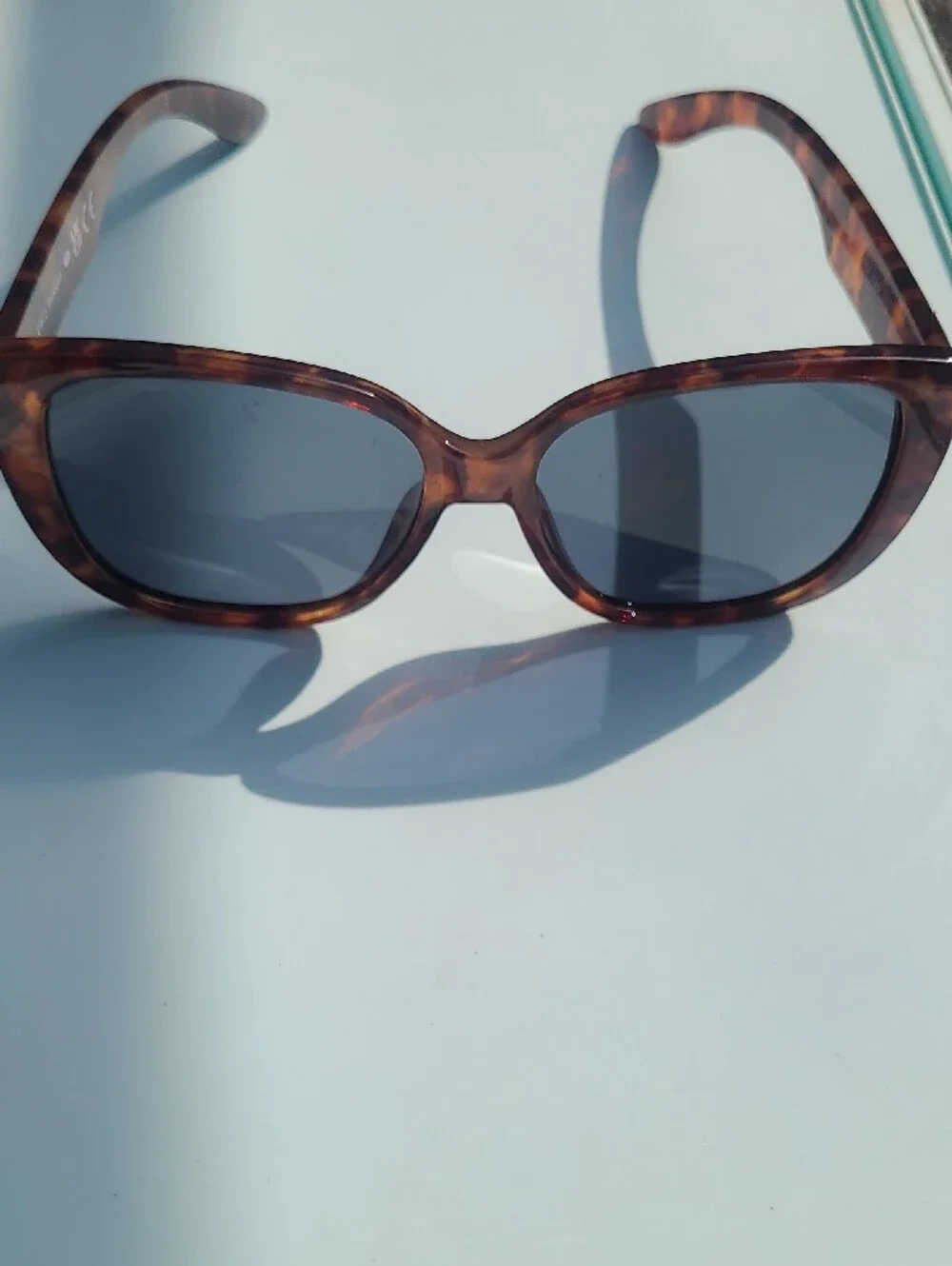 Women’s Oversized Tortoiseshell and Black Sunglasses Set